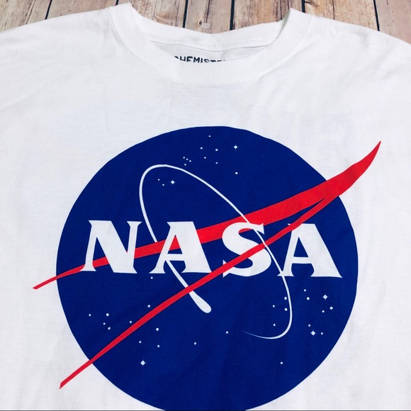 Cropped NASA T-shirt Size XL NWOT - Picture 3 of 7
